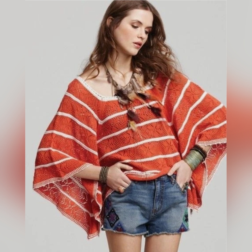 Free People The La Bonita Knit  Poncho Sleeve Top Orange White Size Small NEW